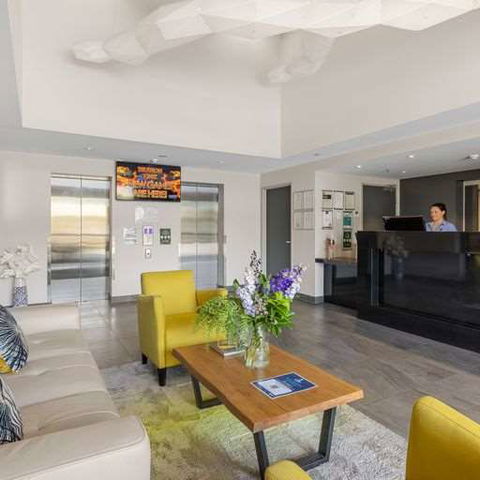 H On Mitchell Apartment Hotel - Flights 0