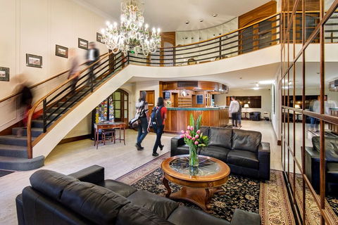 Adelaide Inn - Flights 1