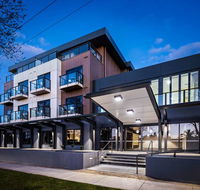 Quality Hotel Lakeside - Flights