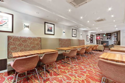 Alto Hotel On Bourke - Flights 2