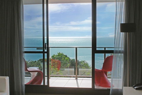 Cairns Plaza Hotel - Flights 1