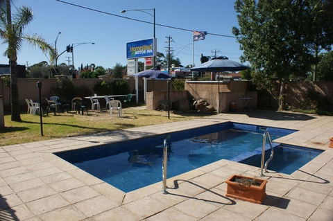 Bendigo Homestead Motor Inn & Apartments - Flights 2