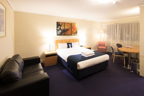 Ibis Styles Canberra - Flights 3