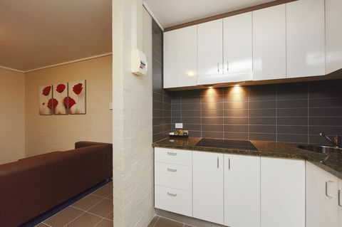 Ibis Styles Canberra - Flights 12