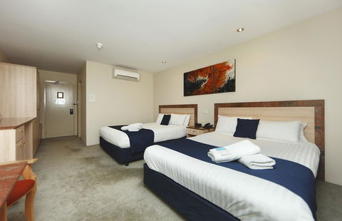 Ibis Styles Canberra - Flights 40