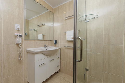 Ibis Styles Canberra - Flights 11