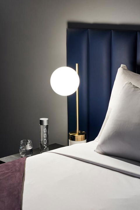 Midnight Hotel, Autograph Collection - Flights 17