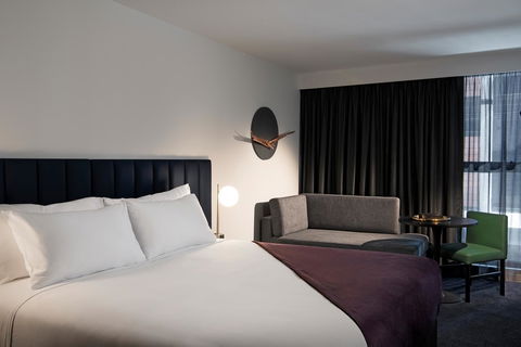 Midnight Hotel, Autograph Collection - Flights 12
