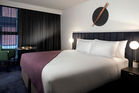 Midnight Hotel, Autograph Collection - Flights 16