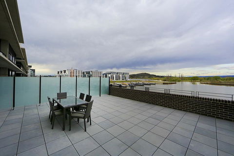 Dockside 4 Kingston ACT - Flights 25