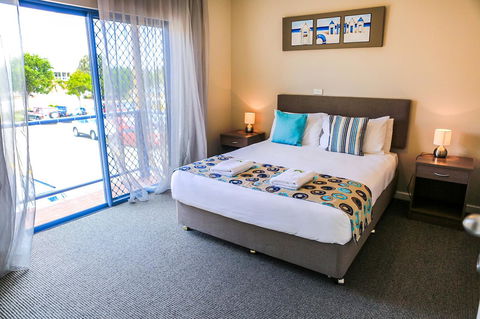 Marina Hotel - Flights 30