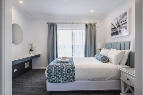 Marina Hotel - Flights 7