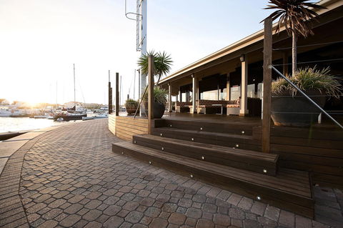 Marina Hotel - Flights 37