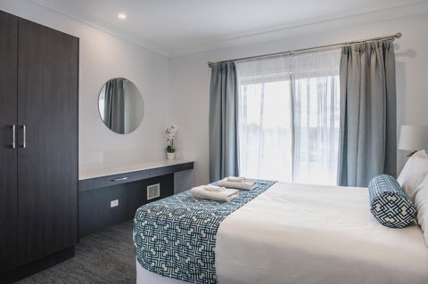 Marina Hotel - Flights 4