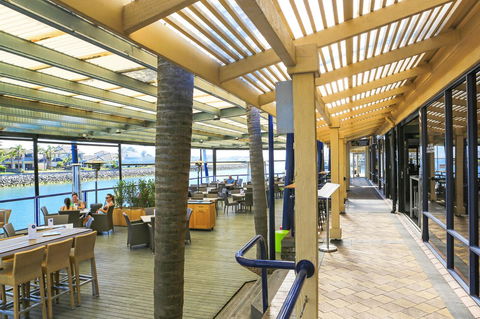Marina Hotel - Flights 44