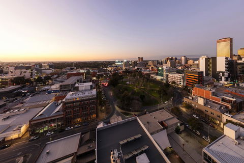 IStay Precinct Adelaide - Flights 7