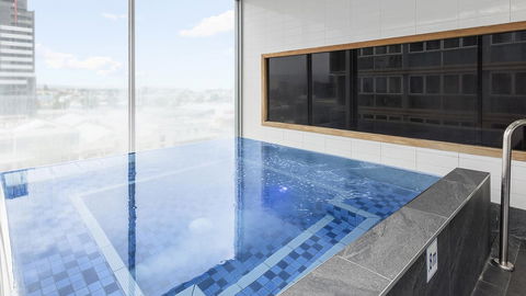 IStay Precinct Adelaide - Flights 30