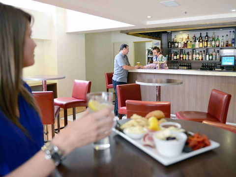 Ibis Styles Adelaide Grosvenor - Flights 16