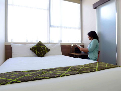 Ibis Styles Adelaide Grosvenor - Flights 10
