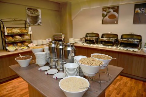 Ibis Styles Adelaide Grosvenor - Flights 8