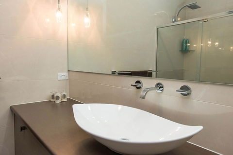 Lavina Luxury Beach House - Flights 29