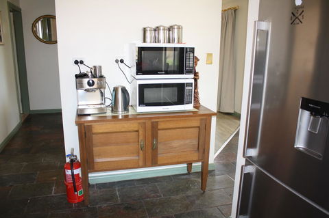 Maslin Beach House - Flights 11