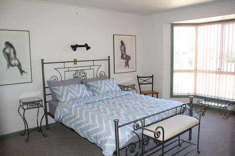 Maslin Beach House - Flights 10