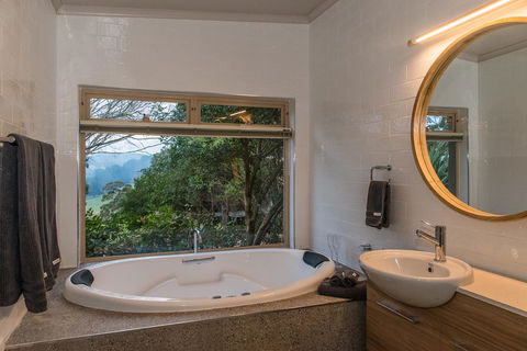 Adelaide Hills Retreats - Flights 34