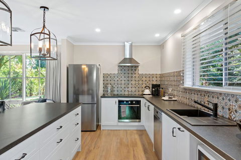 Adelaide Hills Retreats - Flights 38
