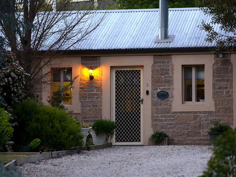 Riesling Trail & Clare Valley Cottages - Flights 4