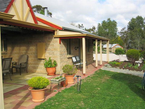 Riesling Trail & Clare Valley Cottages - Flights 2