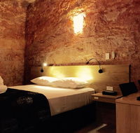 The Lookout Cave Underground Motel - Flights