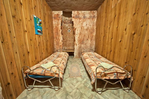 Radeka Downunder Underground Motel - Flights 6