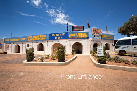 Radeka Downunder Underground Motel - Flights 0