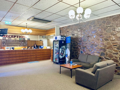 Opal Inn Hotel, Motel, Caravan Park - Flights 30