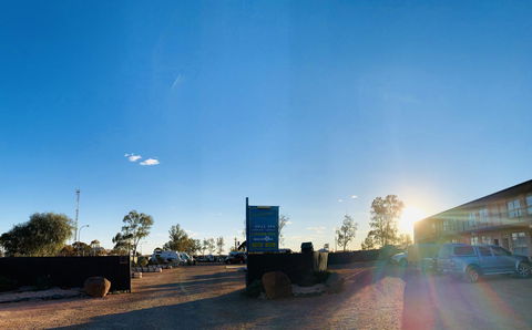 Opal Inn Hotel, Motel, Caravan Park - Flights 43