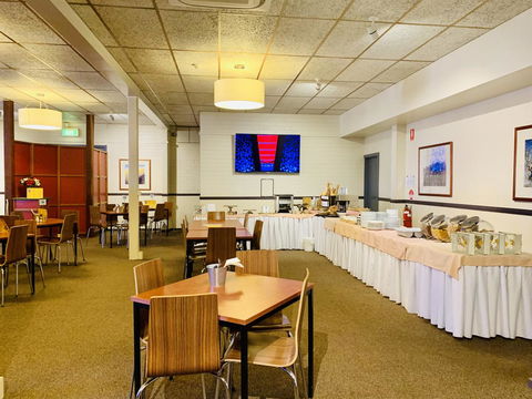 Opal Inn Hotel, Motel, Caravan Park - Flights 25