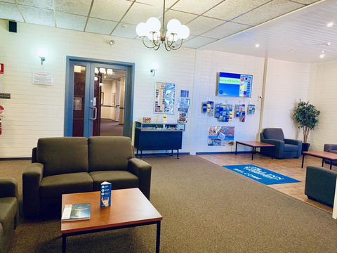 Opal Inn Hotel, Motel, Caravan Park - Flights 32