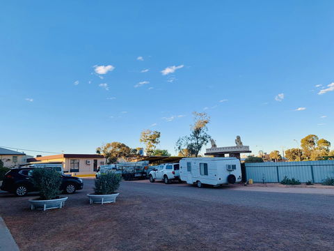 Opal Inn Hotel, Motel, Caravan Park - Flights 40