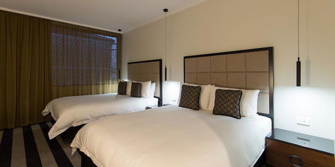 Ellen Hotel - Flights 17