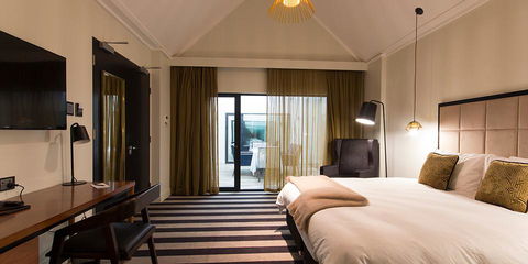 Ellen Hotel - Flights 16
