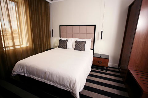 Ellen Hotel - Flights 26
