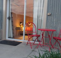 Desert Gum Retreat Gough St - Flights