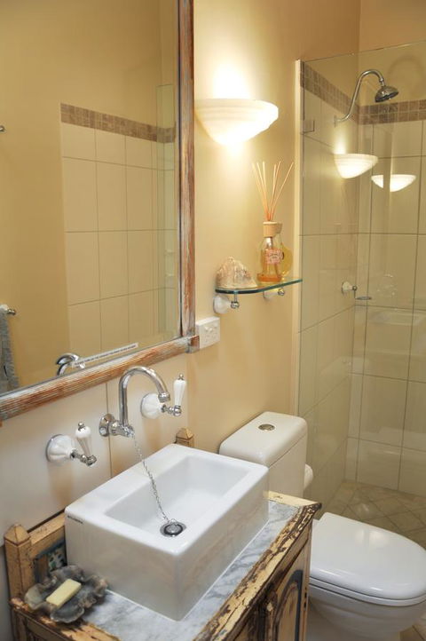 Athelney Cottage Bed And Breakfast - Flights 15