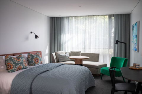 Byng Street Boutique Hotel - Flights 36
