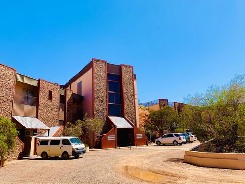 Desert Cave Hotel - Flights 28