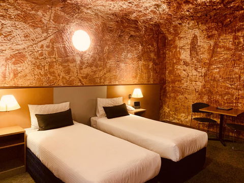 Desert Cave Hotel - Flights 15