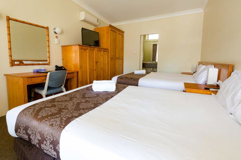 Abcot Inn - Flights 17