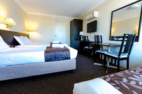 Abcot Inn - Flights 8