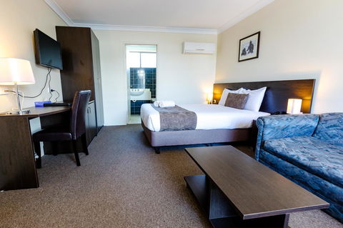 Abcot Inn - Flights 14